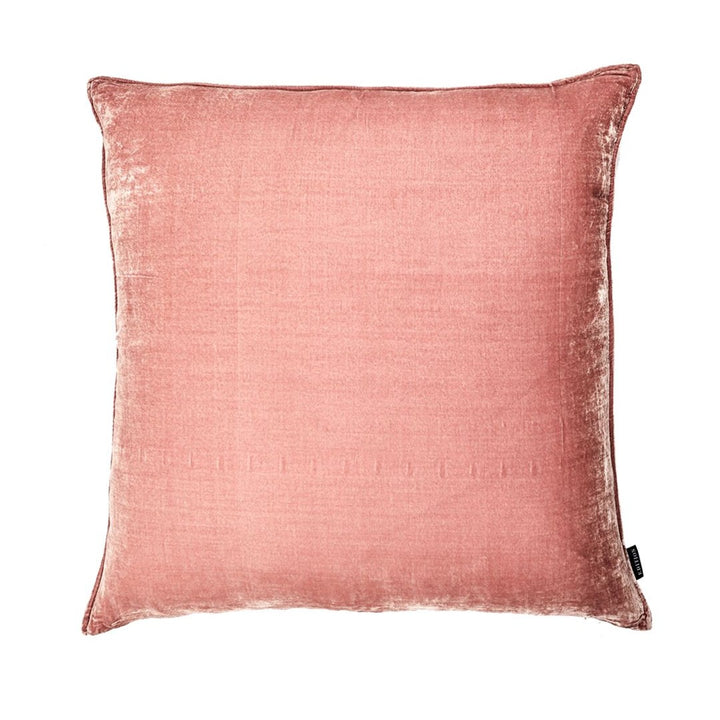 50x50cm double sided dusty pink silk velvet with a 5mm closed flange detailing to the seam.