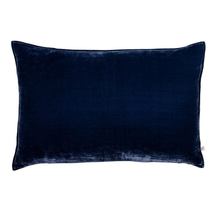 60x40cm double sided midnight blue silk velvet with a 5mm closed flange detailing to the seam.